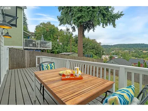 1105 Washington Street Oregon City OR 97045