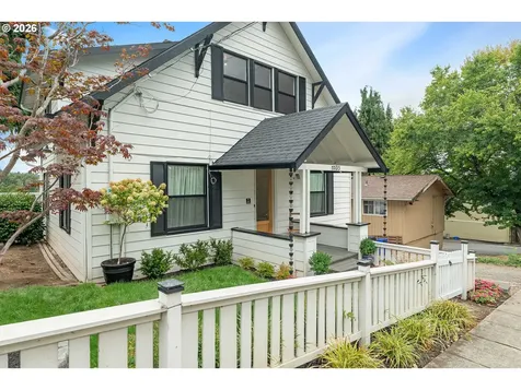 1105 Washington Street Oregon City OR 97045