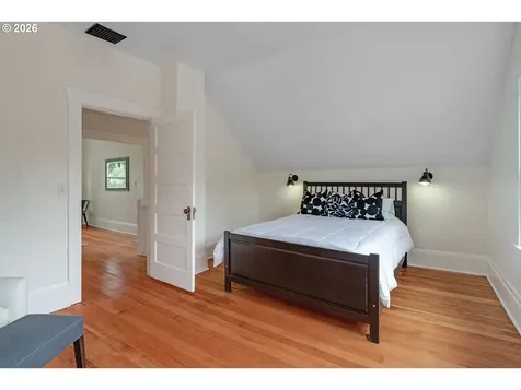 1105 Washington Street Oregon City OR 97045