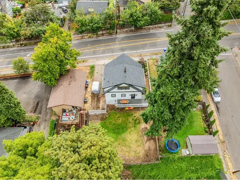 1105 Washington Street Oregon City OR 97045