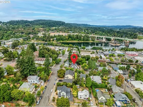 1105 Washington Street Oregon City OR 97045