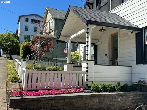 1105 Washington Street Oregon City OR 97045