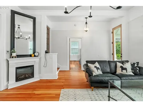 1105 Washington Street Oregon City OR 97045