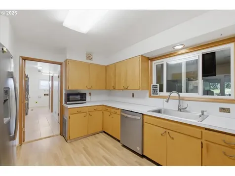 27800 Liberty Road Sweet Home OR 97386