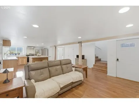 27800 Liberty Road Sweet Home OR 97386