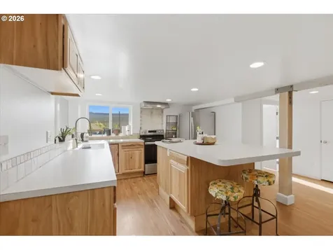 27800 Liberty Road Sweet Home OR 97386