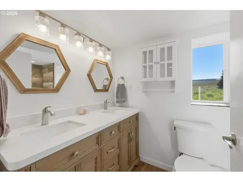 27800 Liberty Road Sweet Home OR 97386