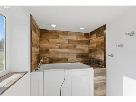 27800 Liberty Road Sweet Home OR 97386