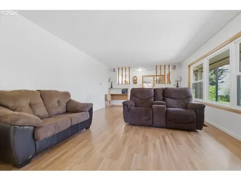 27800 Liberty Road Sweet Home OR 97386