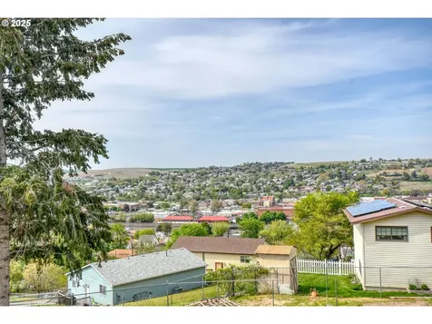 925 SE 1st Street Pendleton OR 97801