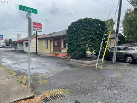 307 SE 102nd Avenue Portland OR 97216