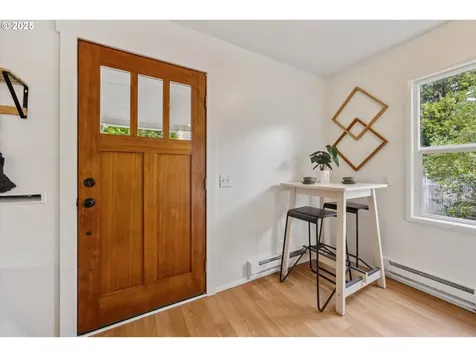 8726 NE Thompson Street Portland OR 97220