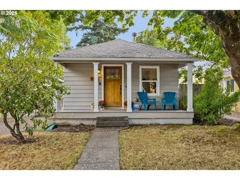 8726 NE Thompson Street Portland OR 97220