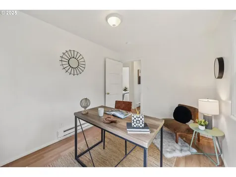 8726 NE Thompson Street Portland OR 97220