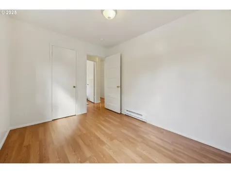 8726 NE Thompson Street Portland OR 97220