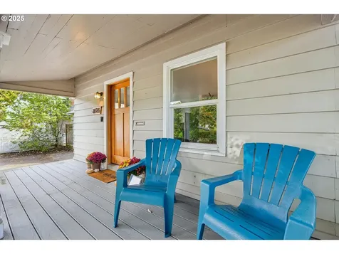 8726 NE Thompson Street Portland OR 97220