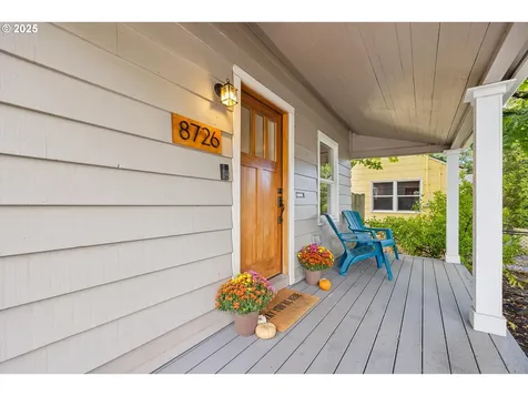 8726 NE Thompson Street Portland OR 97220