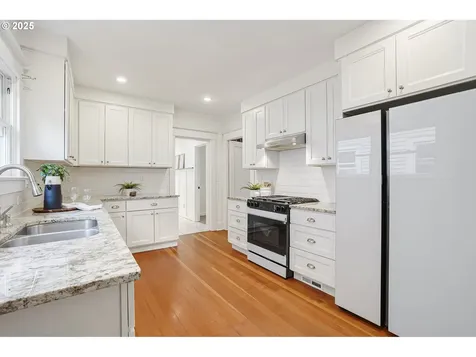 1324 SE 50th Avenue Portland OR 97215