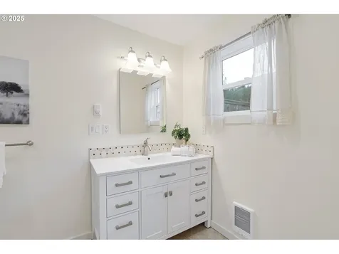 1324 SE 50th Avenue Portland OR 97215