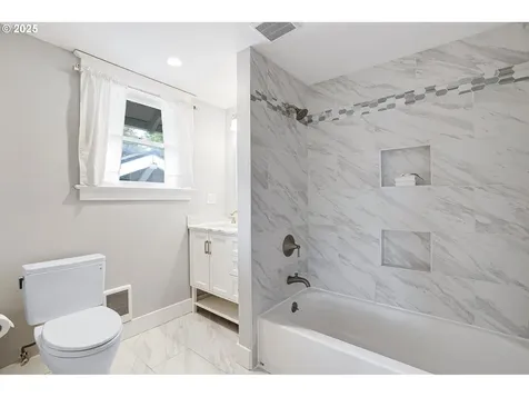 1324 SE 50th Avenue Portland OR 97215