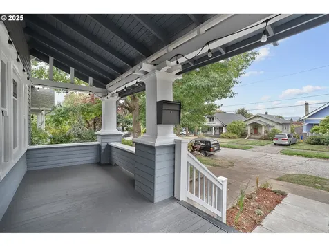 1324 SE 50th Avenue Portland OR 97215
