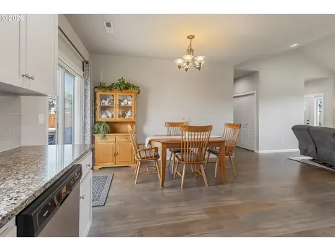 1297 Daylily Street Woodburn OR 97071