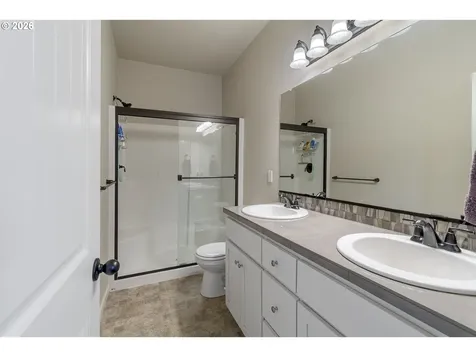 1297 Daylily Street Woodburn OR 97071
