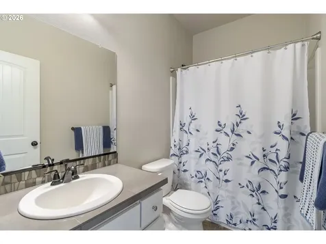 1297 Daylily Street Woodburn OR 97071