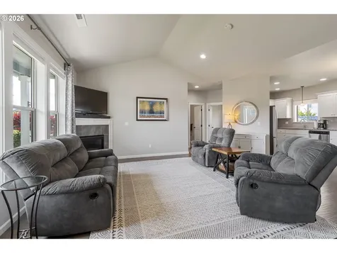 1297 Daylily Street Woodburn OR 97071