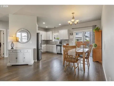 1297 Daylily Street Woodburn OR 97071