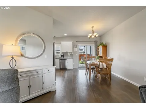 1297 Daylily Street Woodburn OR 97071