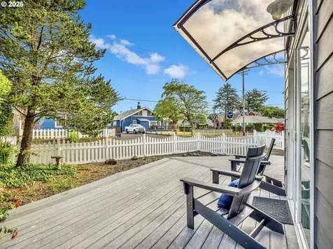 326 Avenue G Seaside OR 97138