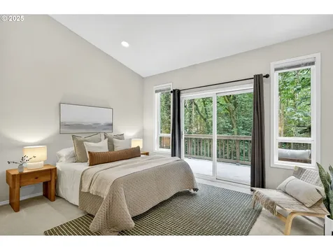 736 SW Burlingame Terrace Portland OR 97239