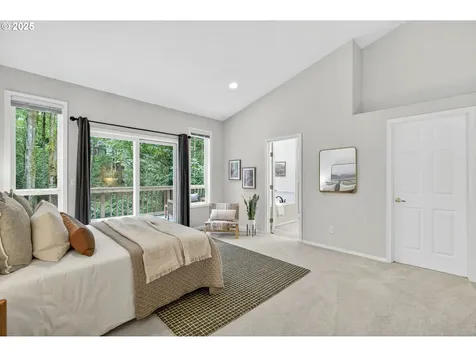 736 SW Burlingame Terrace Portland OR 97239