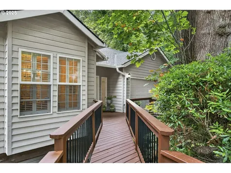 736 SW Burlingame Terrace Portland OR 97239