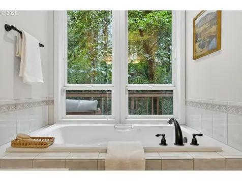 736 SW Burlingame Terrace Portland OR 97239