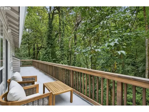 736 SW Burlingame Terrace Portland OR 97239
