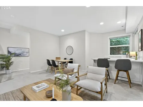 736 SW Burlingame Terrace Portland OR 97239