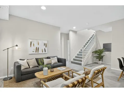 736 SW Burlingame Terrace Portland OR 97239