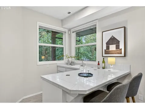 736 SW Burlingame Terrace Portland OR 97239