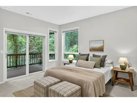736 SW Burlingame Terrace Portland OR 97239
