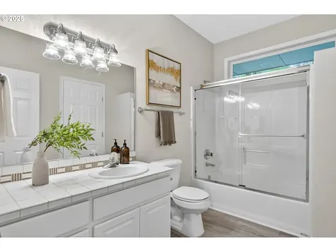 736 SW Burlingame Terrace Portland OR 97239