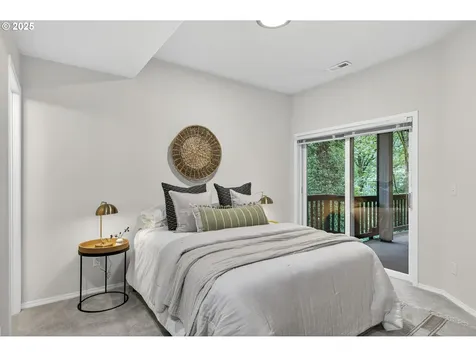 736 SW Burlingame Terrace Portland OR 97239