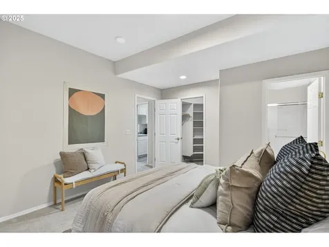 736 SW Burlingame Terrace Portland OR 97239