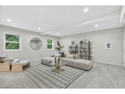 736 SW Burlingame Terrace Portland OR 97239
