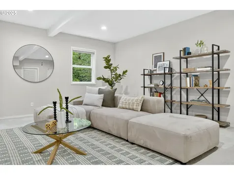 736 SW Burlingame Terrace Portland OR 97239