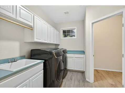 736 SW Burlingame Terrace Portland OR 97239