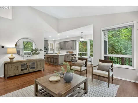 736 SW Burlingame Terrace Portland OR 97239