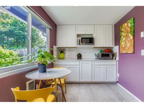 5330 NW Esther Street Vancouver WA 98663
