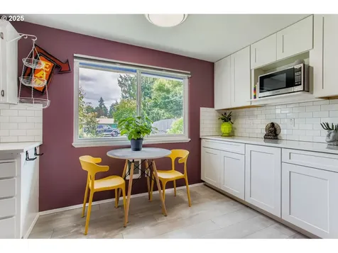 5330 NW Esther Street Vancouver WA 98663